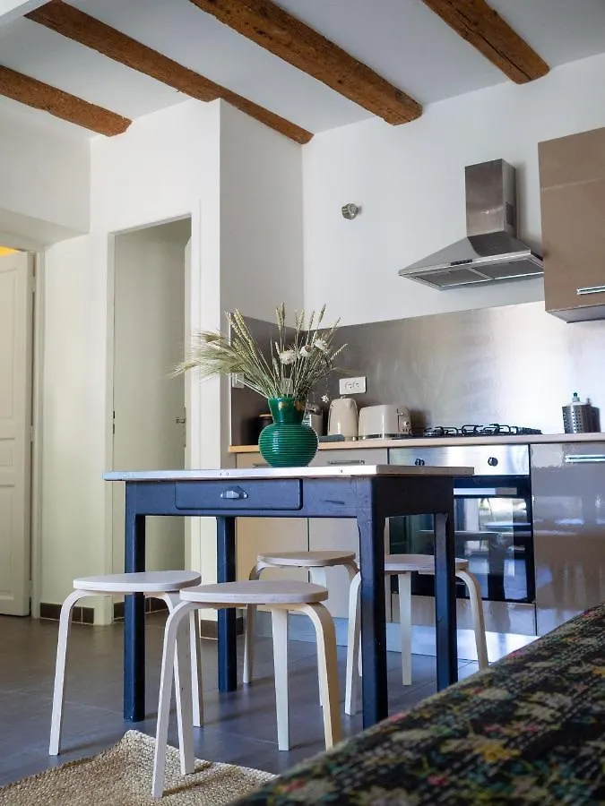 La Madeleine Arles Apartment 0*,  France